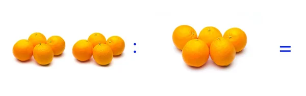 Division, simple mathematical operation; division between oranges — 스톡 사진