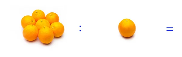 Teilung, einfache mathematische Bedienung; Teilung zwischen Orangen — Stockfoto