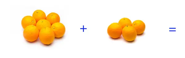 Sumas simples con frutas; matemáticas simples, cálculo —  Fotos de Stock