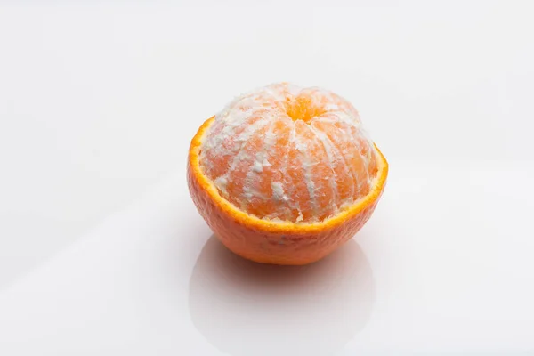 Tangerine orange-skinned sweet fruit of the citrus family. — Stock Photo, Image