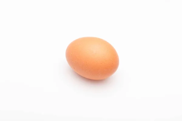 Курячі яйця, сирі яйця, щойно зібрані з ферми — стокове фото