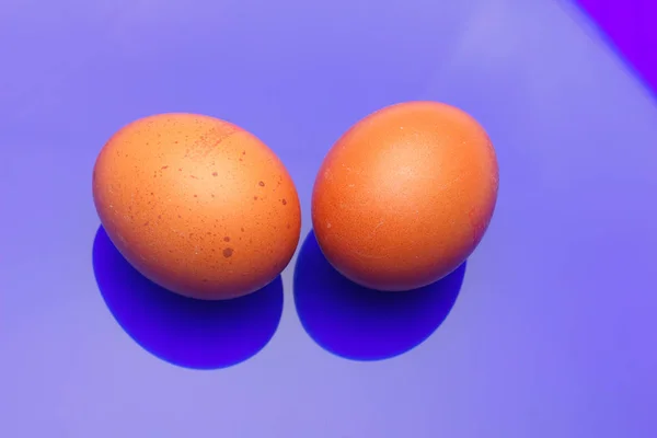 Kuřecí vejce, syrová vejce čerstvě sklizená z farmy — Stock fotografie