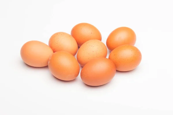 Uova di pollo, uova crude appena raccolte dall'azienda agricola — Foto Stock