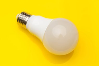 Enerji tasarrufu ampulleri, ekolojik, enerji ve tüketimden tasarruf etmek için.