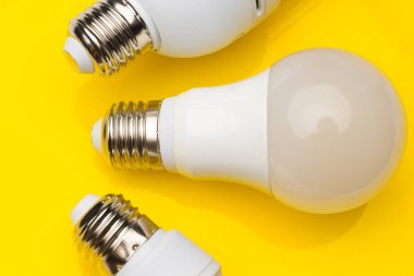 Enerji tasarrufu ampulleri, ekolojik, enerji ve tüketimden tasarruf etmek için.