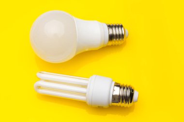 Enerji tasarrufu ampulleri, ekolojik, enerji ve tüketimden tasarruf etmek için.