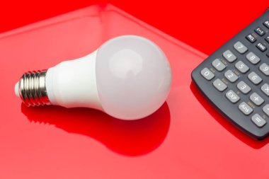 Enerji tasarruf ampulü para ve elektrik tasarrufu için.