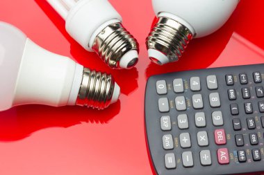 Enerji tasarruf ampulü para ve elektrik tasarrufu için.