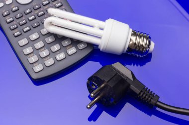 Enerji tasarruf ampulü para ve elektrik tasarrufu için.