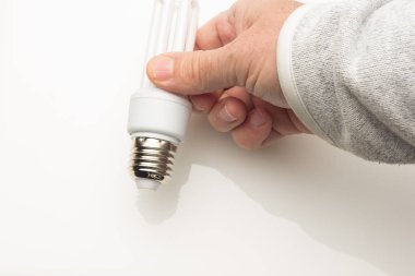 Enerji tasarrufu ampul ve beyaz renk, gün ışığı