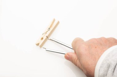 Ölçümleri almak ve renkli arkaplanda daireler çizmek için pusula