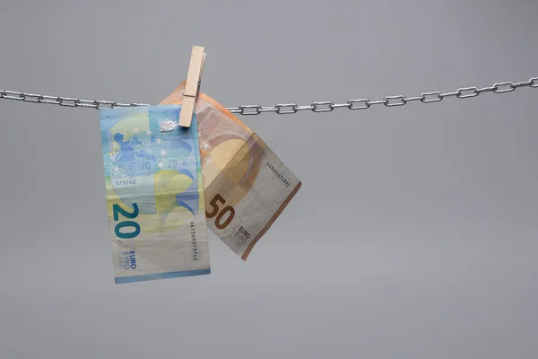 Euro Banknoten Die Währung Der Europäischen Wirtschaftsgemeinschaft Hingen Einer Kette — Stockfoto