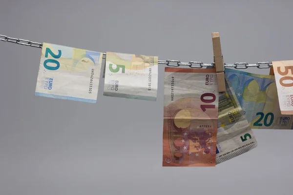 Banknoty Euro Waluta Wspólnoty Gospodarczej Europy Powieszone Łańcuchu Banknotów Euro — Zdjęcie stockowe