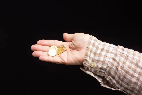 Jałmużna Ręce Białego Dorosłego Żebraka Proszącego Pieniądze Monety Rękach Osoby — Zdjęcie stockowe