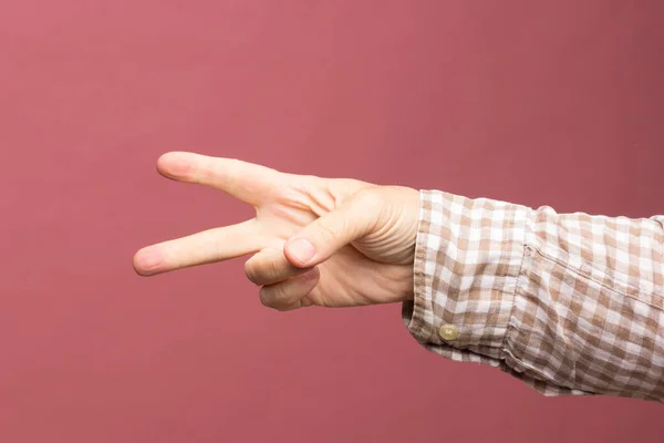 一个成年人的完美的手 用全部五个手指 发出非语言 手势和信号等手势和信号 — 图库照片