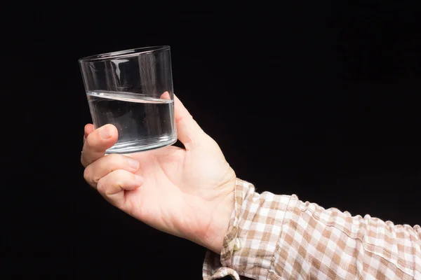 Copa Vidrio Transparente Mano Una Persona Vidrio Lleno Agua Líquido — Foto de Stock