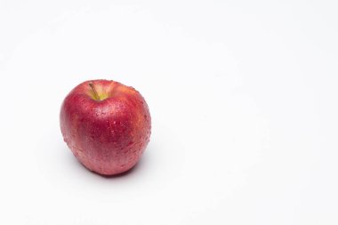 Bilim ve fantezi edebiyatının sembolü. Vitamin dolu, sağlıklı ve düşük kalorili tatlı meyve. Kırmızı elma, tatlı yapmak ve yemekten önce ve sonra yemek için ideal..