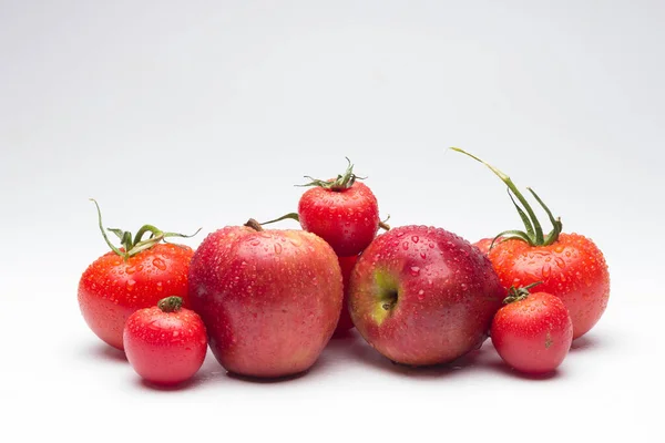 Tomaten Und Äpfel Rote Früchte Für Salate Die Roh Verzehrt — Stockfoto