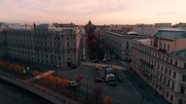 サンクトペテルブルクの屋根のビュー聖イサク大聖堂 サンクトペテルブルクの旧市街ロシア — ストック動画