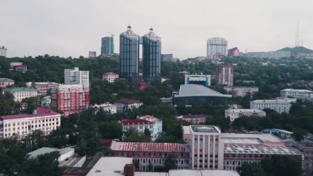 Vladivostok Stad Flygfoto Över Stadens Skyskrapa Och Hustak Ryssland — Stockvideo