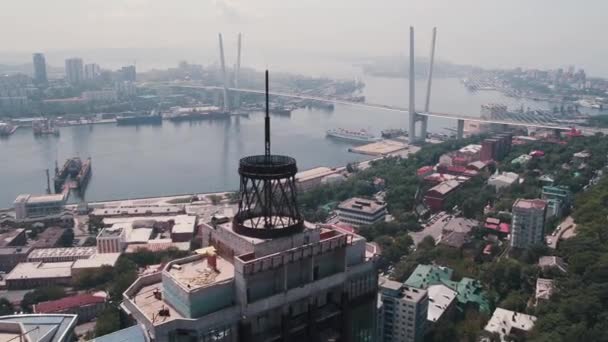 Puente Oro Vladivostok Rusia Vista Aérea Ciudad Portuaria — Vídeo de stock