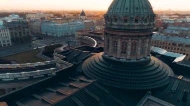 St. Petersburg, Rusya Kazan Katedrali ve Nevsky Prospect 'in Saint Petersburg, Rusya' daki hava manzarası