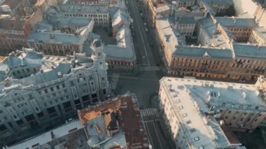 St. Petersburg hava sahasının merkezi. St. Petersburg 'da beş köşenin kesiştiği yer..
