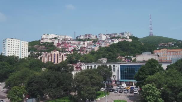 Vista Aérea Ciudad Portuaria Vladivostok Imágenes Drones Los Tejados Ciudad — Vídeos de Stock