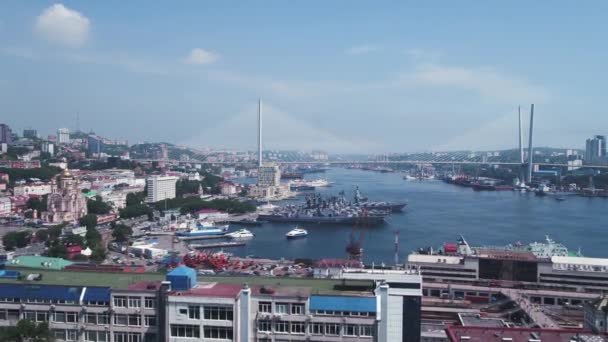 Vista Aerea Della Città Portuale Vladivostok Drone Filmato Dei Tetti — Video Stock