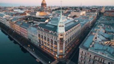 Moyka Nehri Saint-Petersburg Rusya 'da gün doğumunda. 