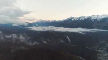 Soçi Rusya 'daki dağların manzarası. Gorki Gorod 