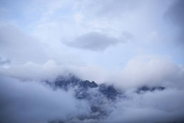 bir bulutlar dağ tepe