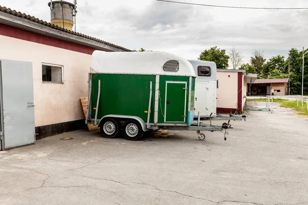 Deve ve at gibi hayvanların taşınması için römork inşa özel