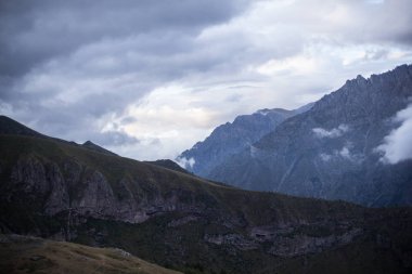 ountain panoramik bir akşam. Güzel bir akşam dağ 