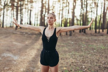 germe egzersiz açık havada için Isınma atlet. sağlıklı yaşam tarzı