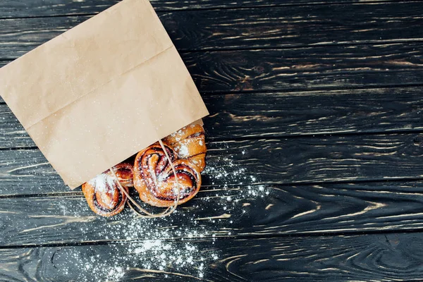 Papieren tas bakkerijproducten. Gezonde maaltijd. Lege ruimte. Gastronomische gerechten. Mock up. — Stockfoto