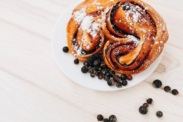 Rústico Com Torta Enchimento Baga Atual Preta Fundo Mesa Madeira — Fotografia de Stock