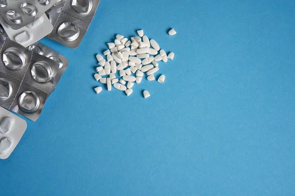 Blister Vuoti Usati Compresse Colore Argento Bianco Pillole Trovano Sfondo — Foto Stock