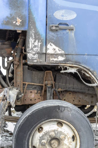 Fahrerhaus eines alten Lastwagens kaputt. — Stockfoto