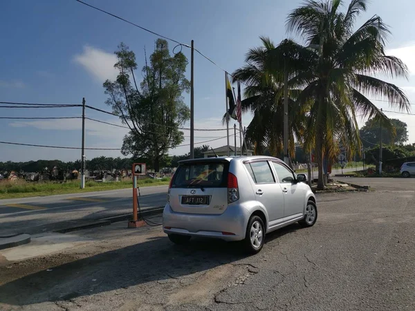 Перак Малайзия Ноября 2019 Года Малайзийский Автомобиль Myvi Припаркован Заправки — стоковое фото