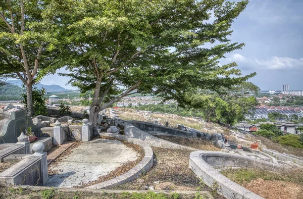 Escena Del Tranquilo Cementerio Chino Ladera Colina —  Fotos de Stock