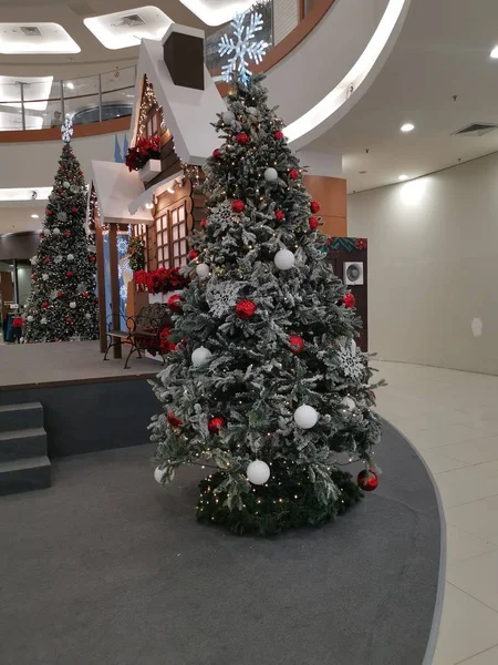 Perak Malásia Novembro 2019 Cena Árvore Natal Decorativa Brinquedos São — Fotografia de Stock