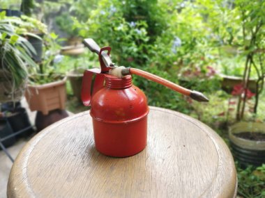 Kayganlaştırıcı silah pompası.