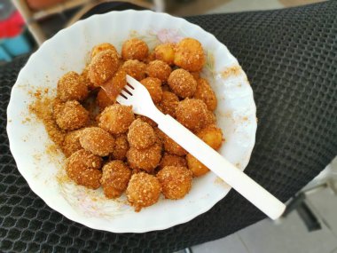 Pudralı soya ve fıstık karışımlı glutinous gündönümü