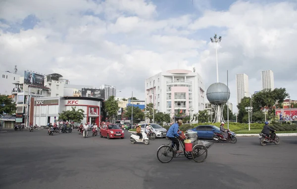 Nha Trang Vietnam 2019 Geschäftige Straßenaktivitäten Von Fahrenden Fahrzeugen Und — Stockfoto