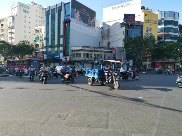 Chi Minh City Vietnam Joulukuu 2019 Kiireinen Kadunäkymä Paljon Ajoneuvoja — kuvapankkivalokuva