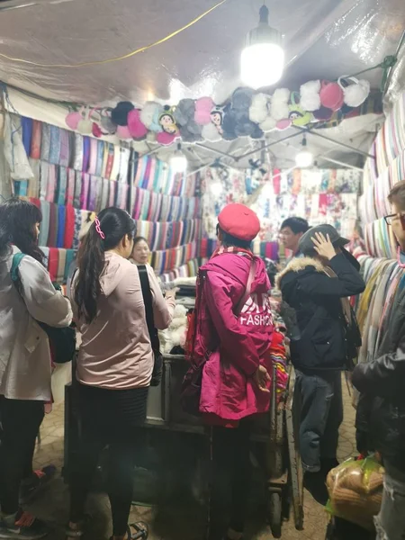 Dalat Vietnã Dezembro 2019 Cena Lotado Mercado Noturno Movimentado Com — Fotografia de Stock