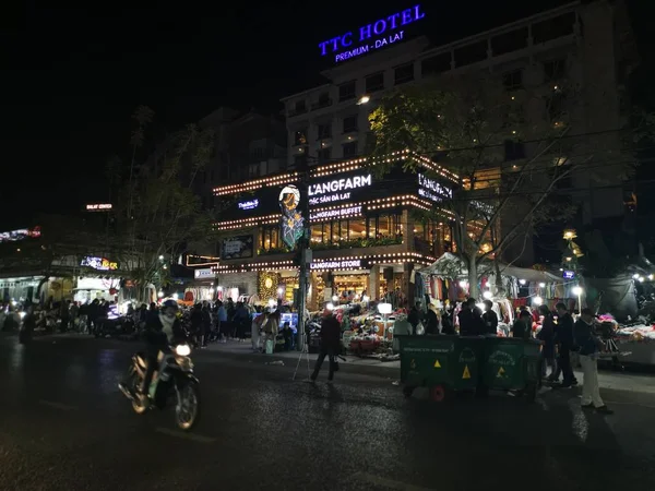 Dalat Vietnam December 2019 Scene Crowded Busy Night Marketplace Street — Stok fotoğraf