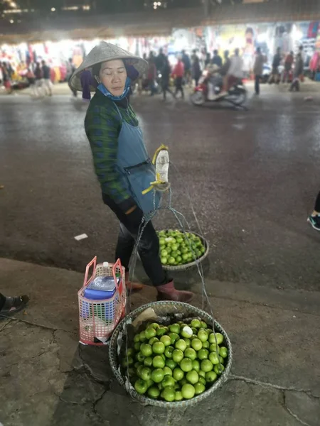 Dalat Vietnam Dezember 2019 Szene Eines Belebten Nächtlichen Marktes Mit — Stockfoto