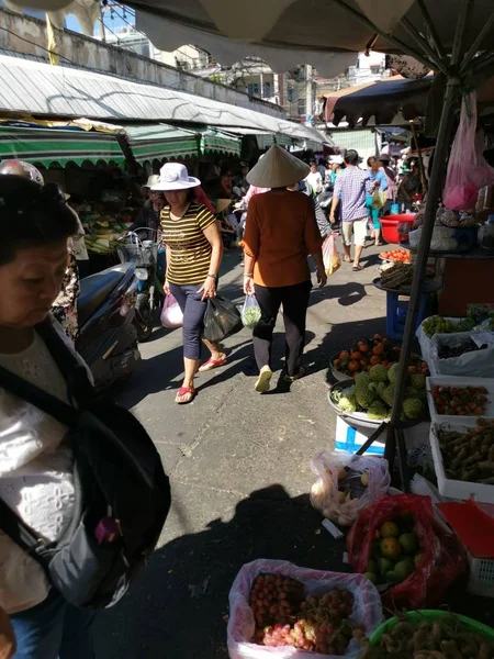 Cidade Chi Minh Vietnã Dezembro 2019 Mercado Diurno Lotado Com — Fotografia de Stock